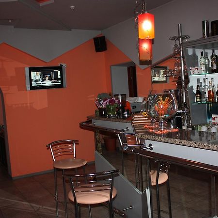 Hotel Gostynnyi Dvir 布恰 外观 照片