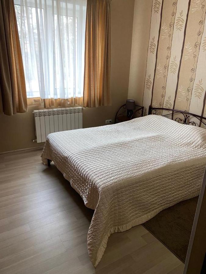 Hotel Gostynnyi Dvir 布恰 外观 照片