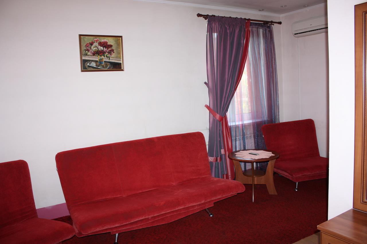 Hotel Gostynnyi Dvir 布恰 客房 照片