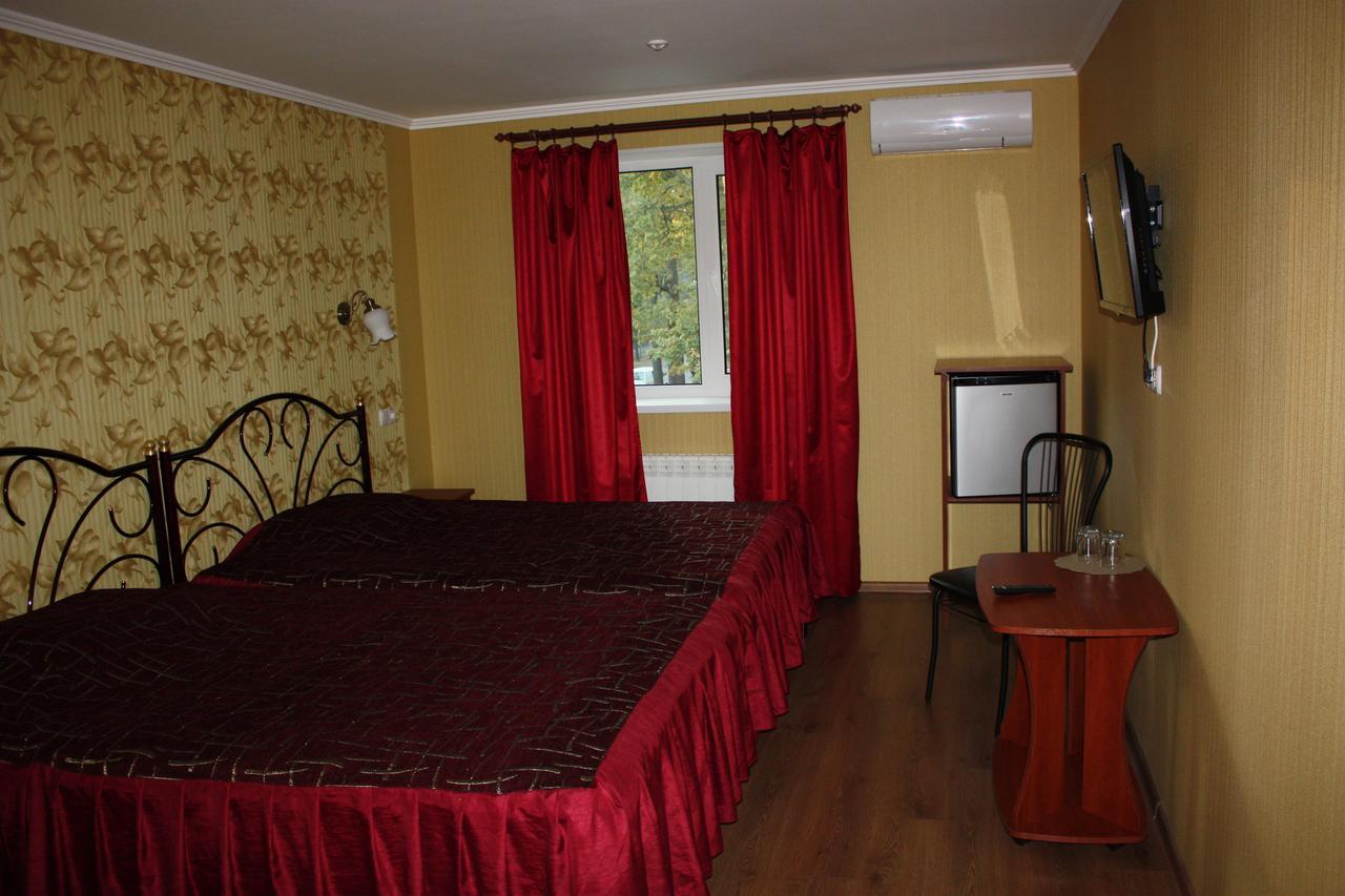 Hotel Gostynnyi Dvir 布恰 客房 照片
